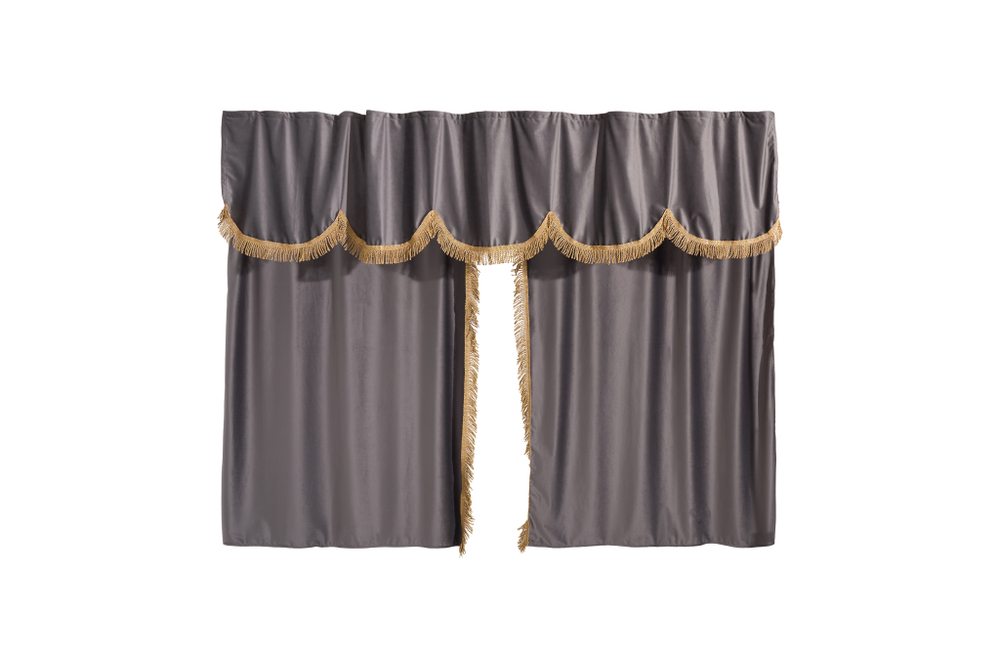 Шторы спального места с ламбрекеном в кабину Volvo, Scania, MAN, DAF, Merc, Камаз, Sitrak, Shacman, Foton, FAW. Высота 1,5м, ширина одной стороны - 1,15м. Блэкаут, велюр. Серый цвет с бежевой бахромой