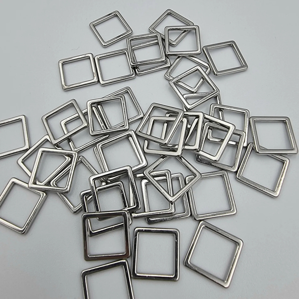 Кольцо квадратное серебро 10 мм
