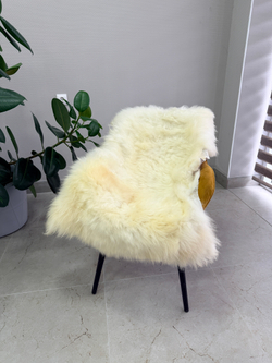 Шкура коврик меховой прикроватный овчина, 120х65 см.