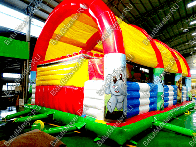 Надувной батут "Зверята с крышей 3" со скалодромом, 11*7*6 м