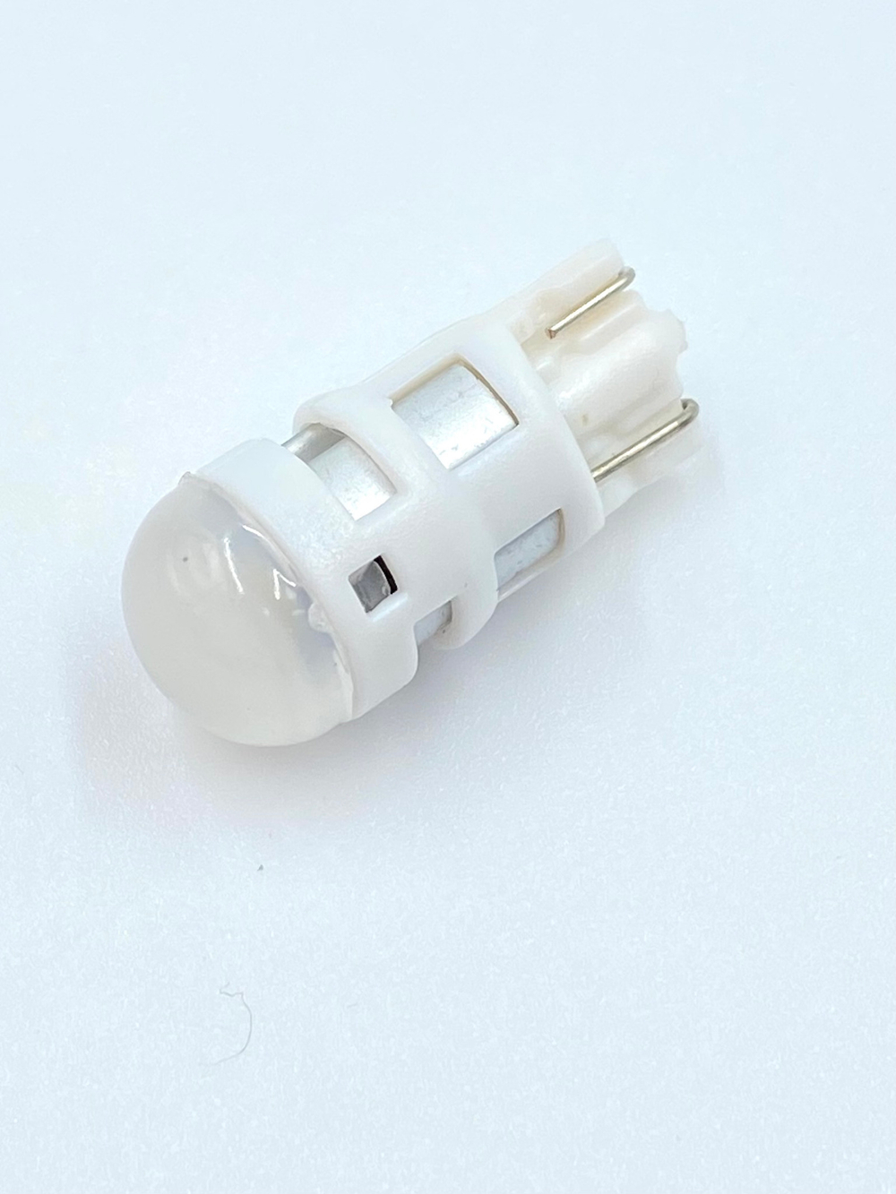 Лампа светодиодная бесцокольная T10 1 SMD Аналог Osram W5W Свет белый 9/32V