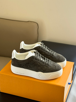 Louis Vuitton Groovy Sneaker