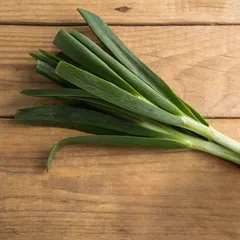 Чеснок молодой перья пучок / шт