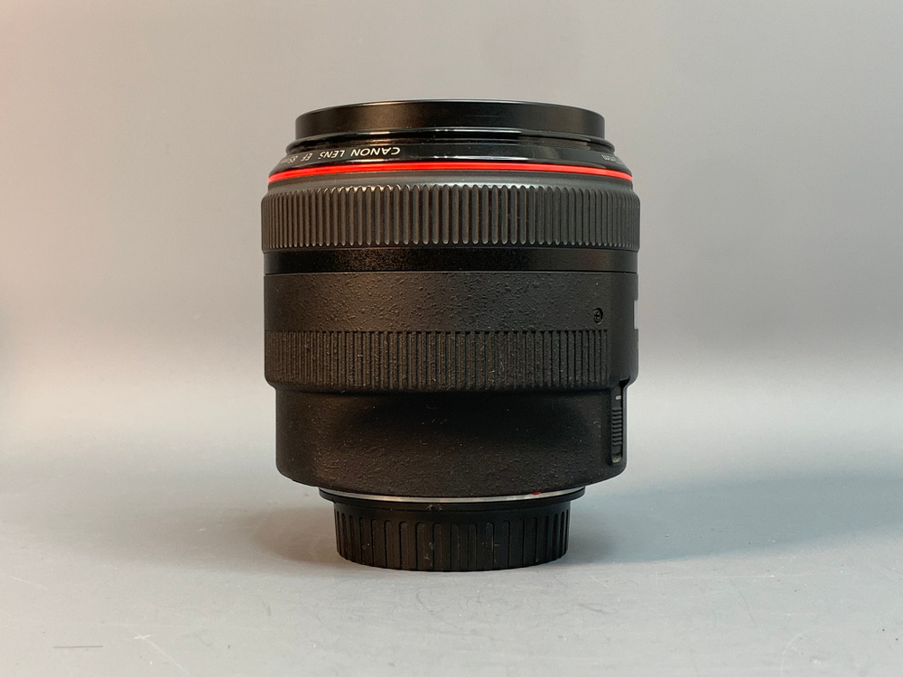 Canon 85mm 1.2 L II USM