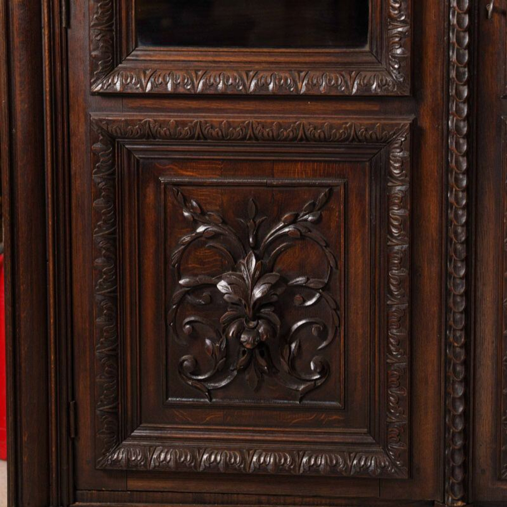 Шкаф из рыцарского зала