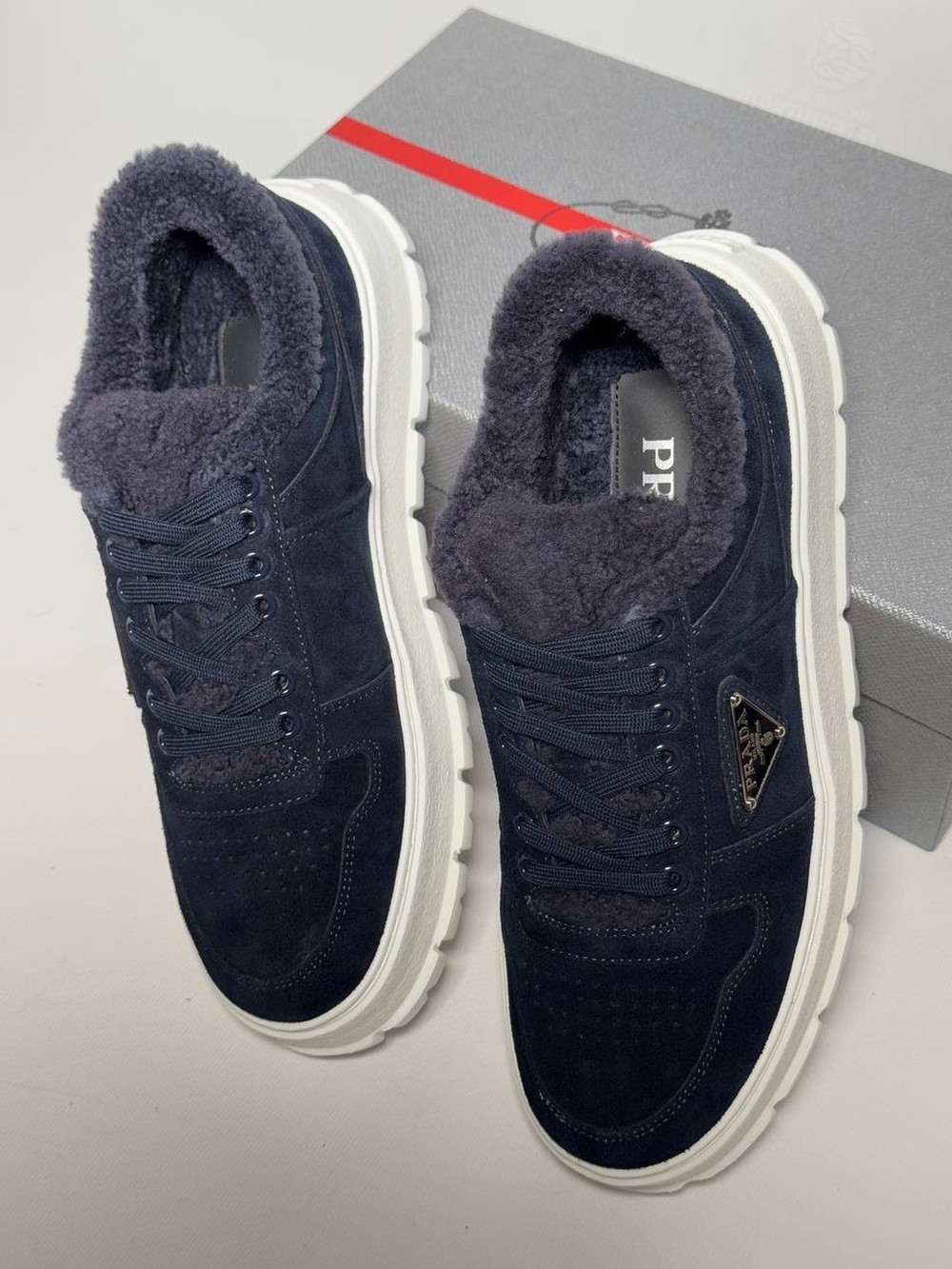 Кроссовки Prada