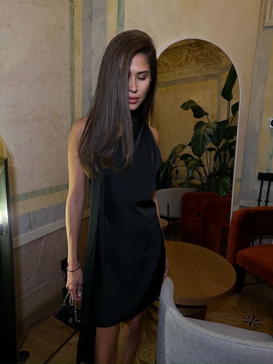 Платье из шелка с шарфом черное