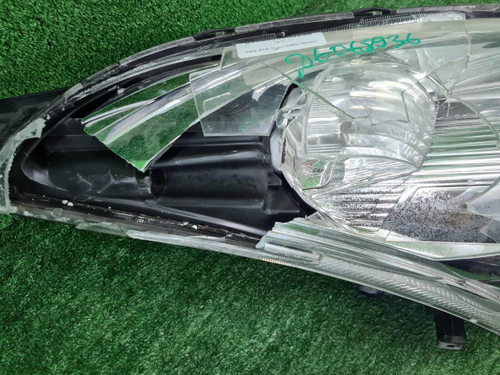 Битая Фара правая Suzuki Swift 4 (2011-2013) галоген