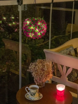 Декоративное подвесное кашпо для сада / фонарь садовый на солнечной батарее "Цветочный шар Азалия" ЧУДЕСНЫЙ САД