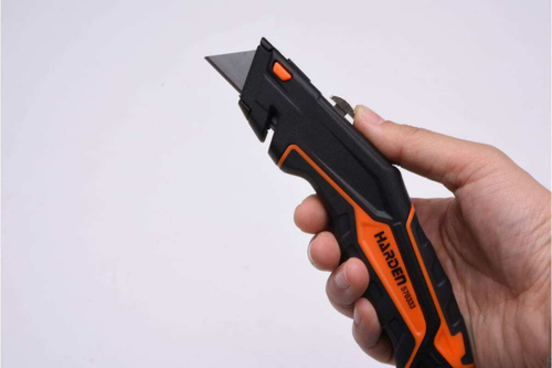 Многофункциональный строительный нож Harden СуперБенд металлический корпус+ 4 лезвия в комплекте 570333