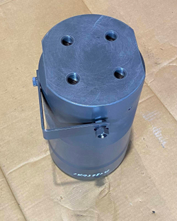 Цилиндр натяжителя гусеницы 14709626 (14737824)