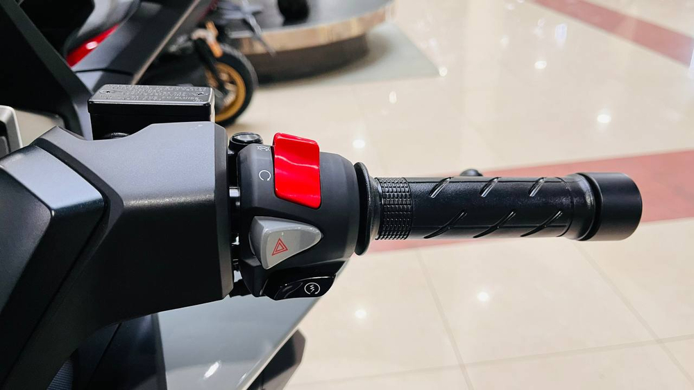 Скутер Honda NSS350AS 2TH серый