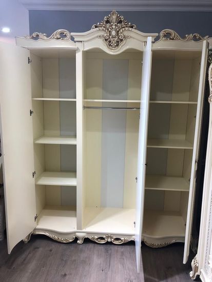 Шкаф  ДЖОКОНДА  3-х ств. крем глянец