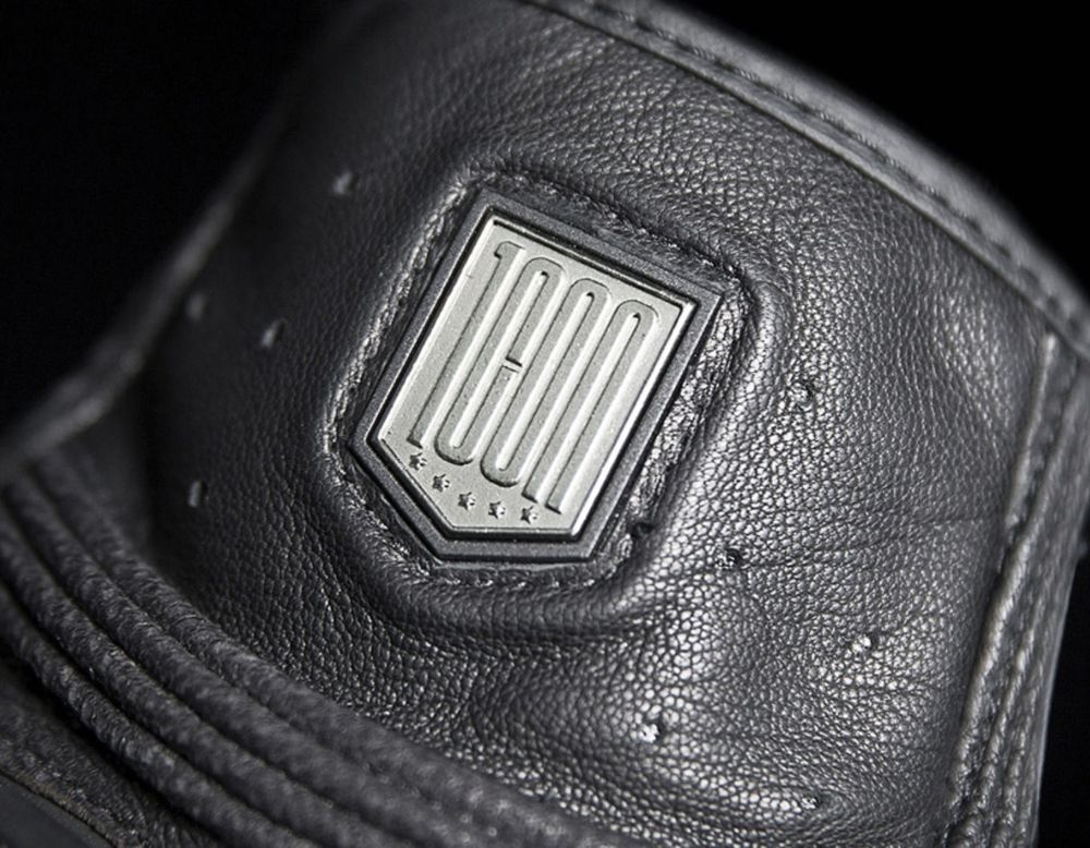 Мотоперчатки - Icon 1000 Retrograde