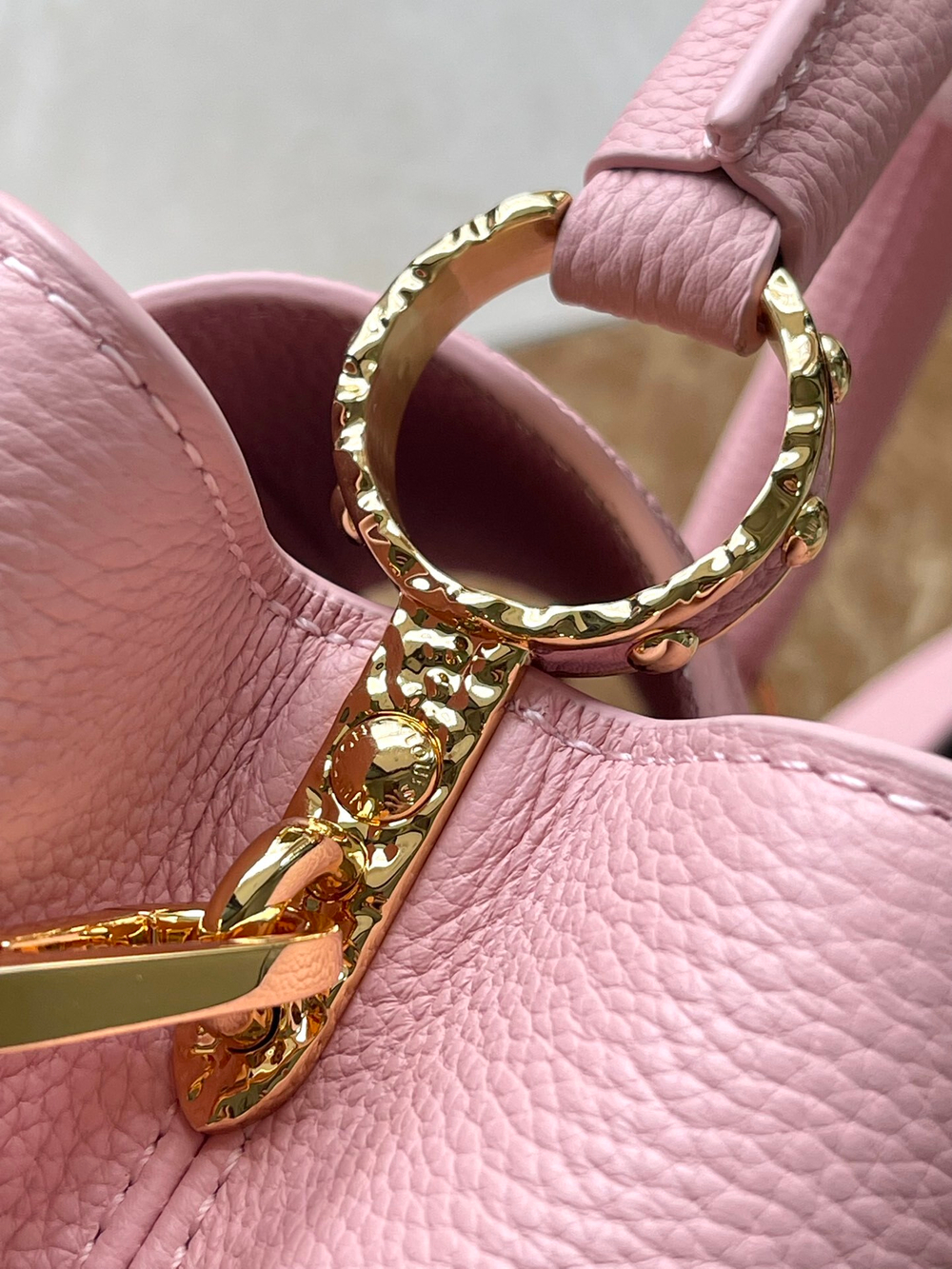 Louis Vuitton Capucines East West MM