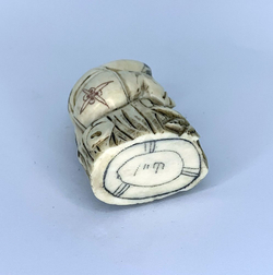 Нэцкэ Ребенок на дереве