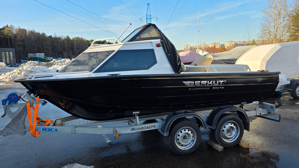Лодка Беркут M-HT + Прицеп МЗСА 81773G.031. В наличии