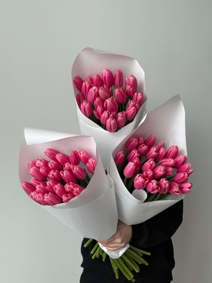 Охапка тюльпаны классика - ярко-розовый цвет 25 шт