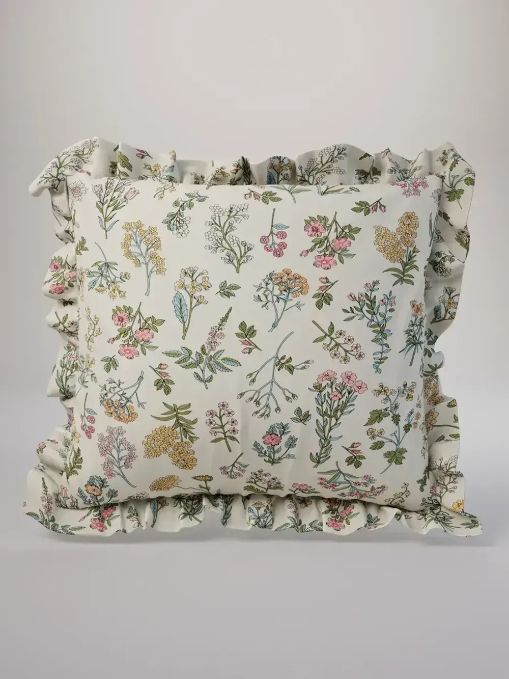Декоративная наволочка с рюшами, оборками "Ботаника" 70х70 см, 1 шт, без молнии