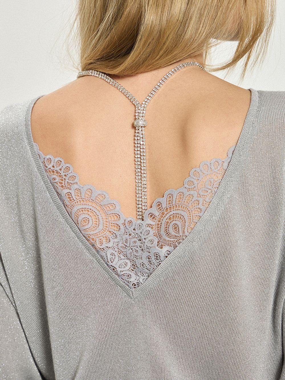 Лонгслив серый с кружевом вискоза