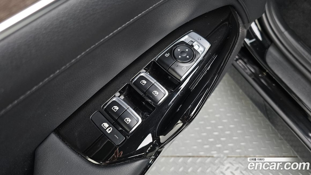 Kia K5 (Optima) 3 Generation 2.0 (09.2021)