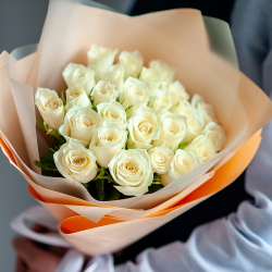 25 белых кенийских роз
