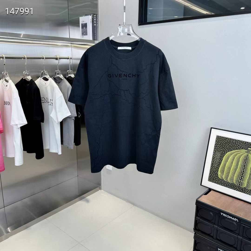 Футболка Givenchy