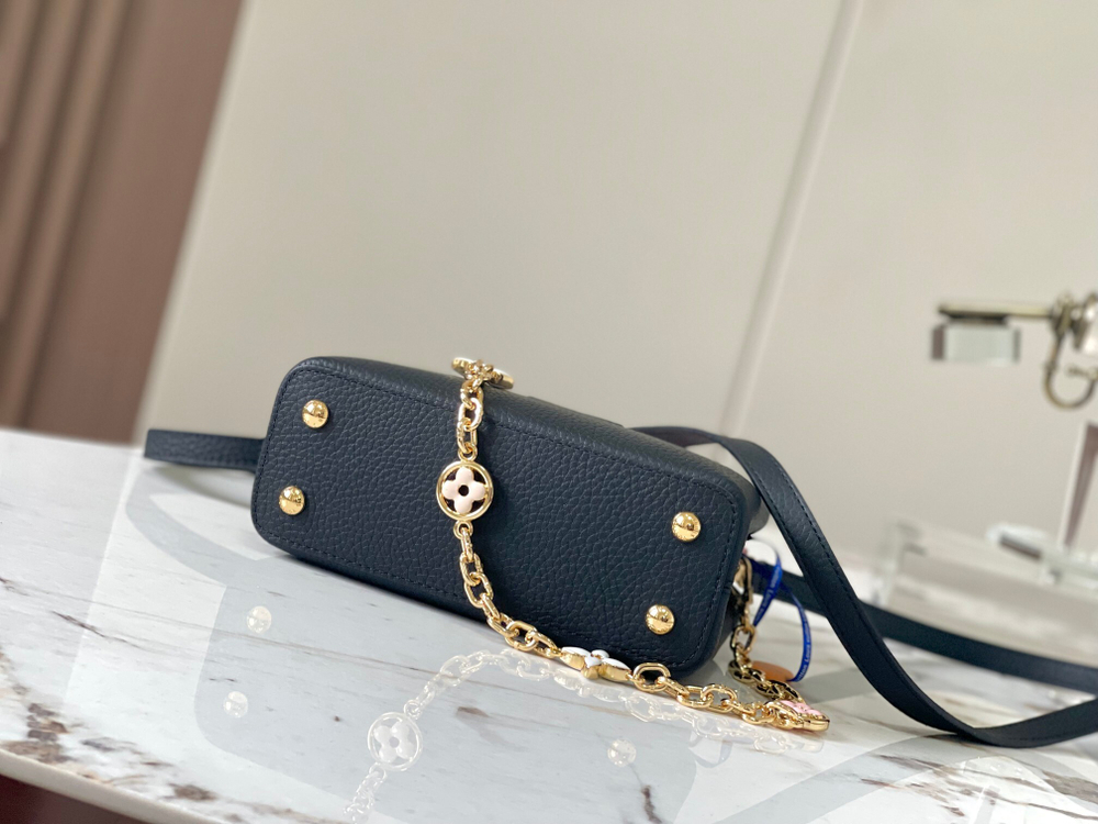 Louis Vuitton Capucines Mini