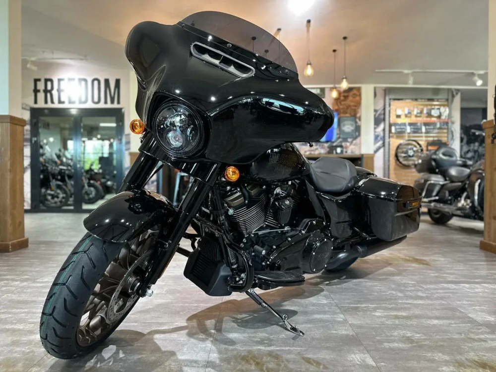Harley-Davidson STREET GLIDE ST Black