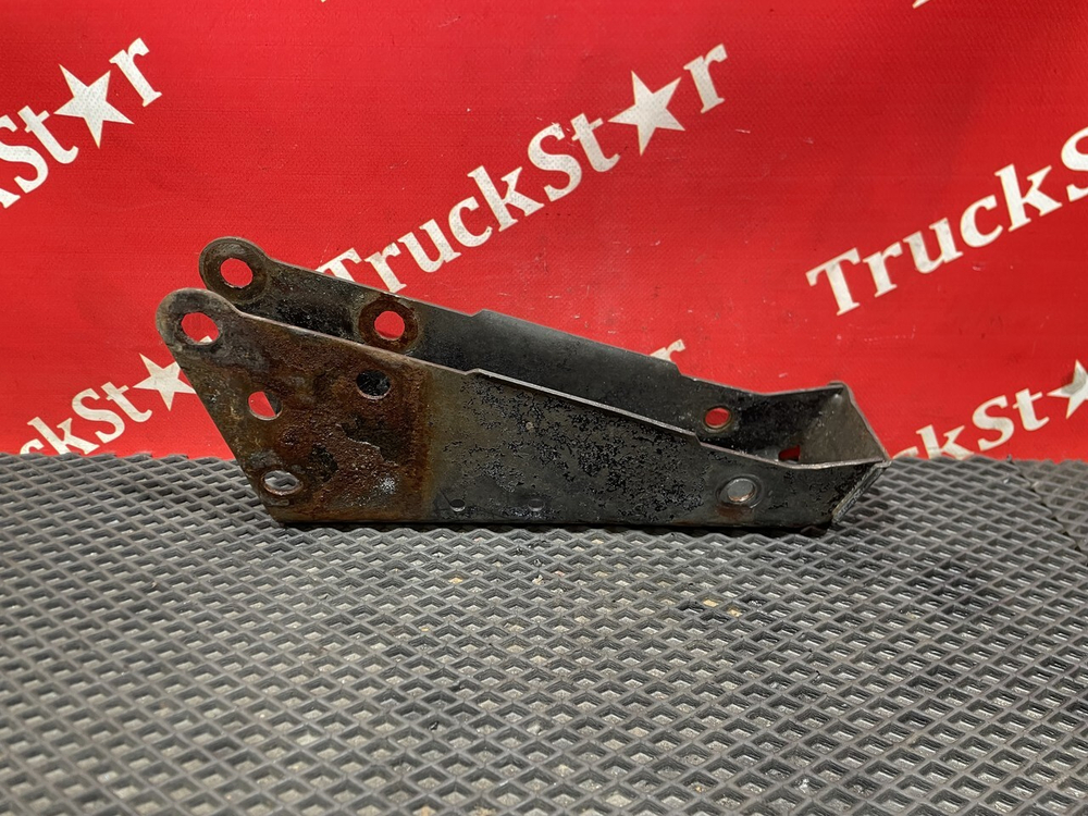 Кронштейн замка кабины