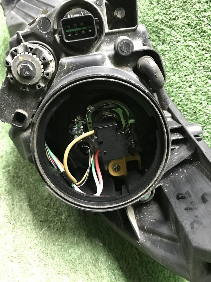 Фара правая Kia Rio 3 QB (2015-2017) галоген