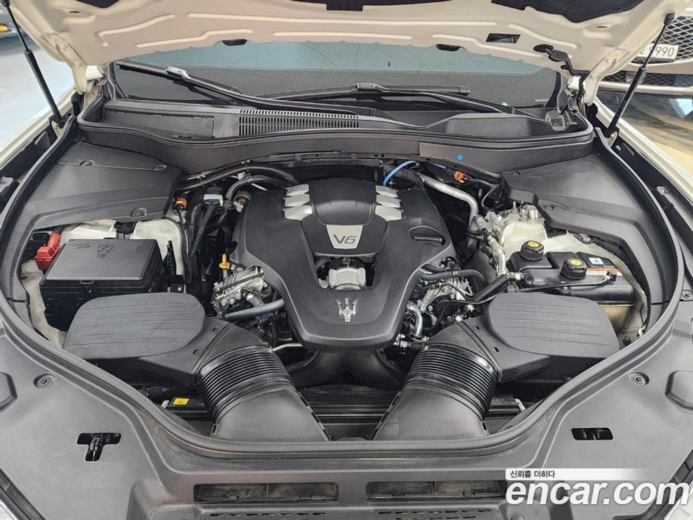 Maserati Levante 3.0 AWD 모데나 (04.2022)