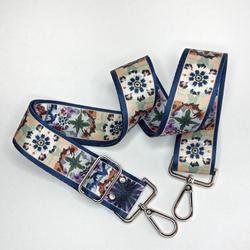 Гитарный ремень Цветы сатин