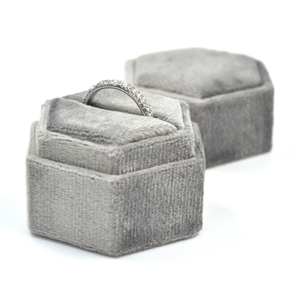 Ювелирный футляр «Лариса Ивановна» для помолвочного подарка