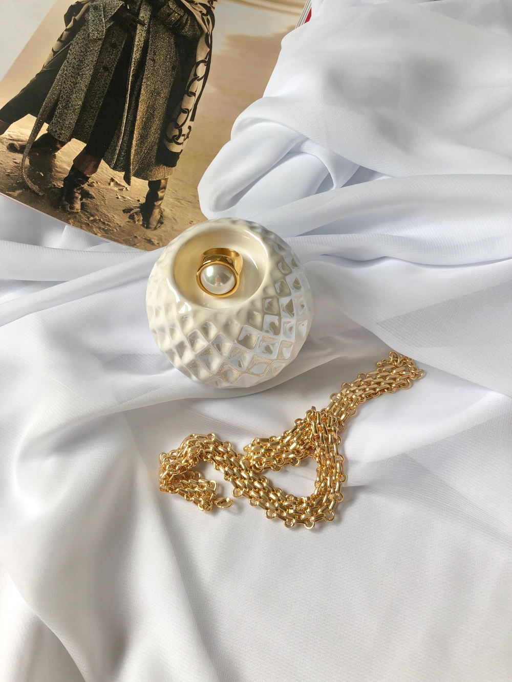 Кольцо-печатка с жемчугом, цвет золото глянец