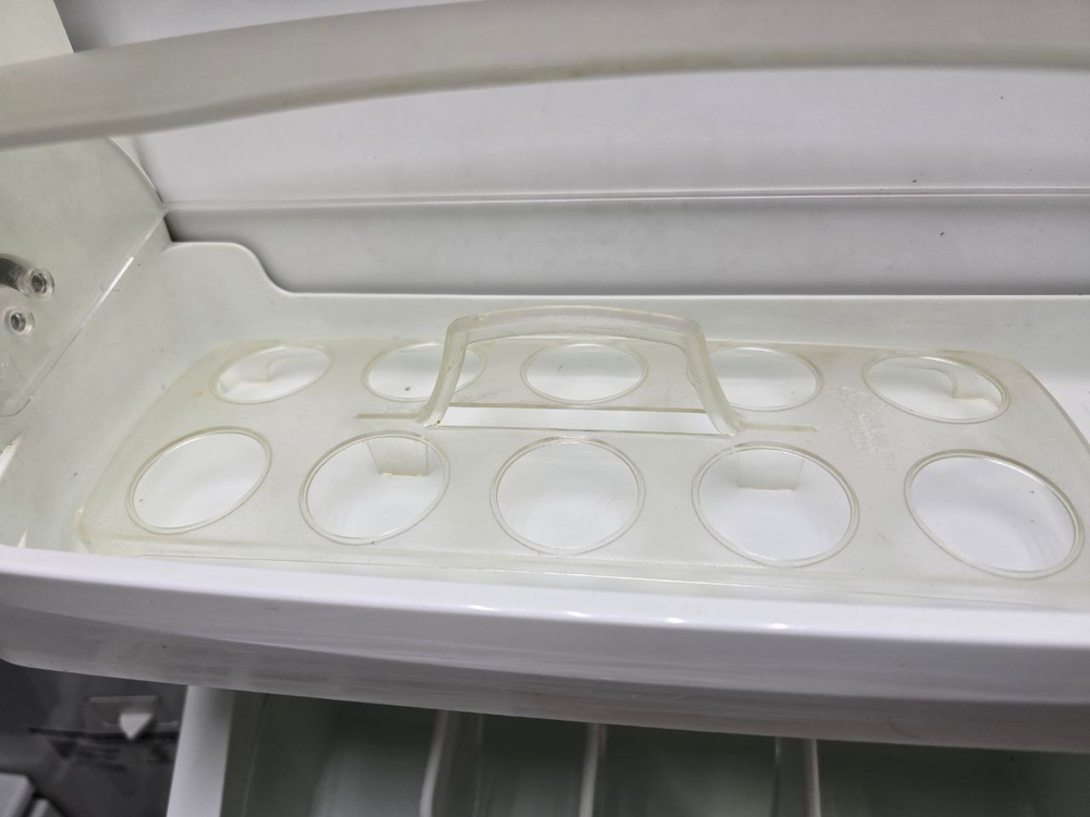 Холодильник DAEWOO FRS-L2011IAL серебристый