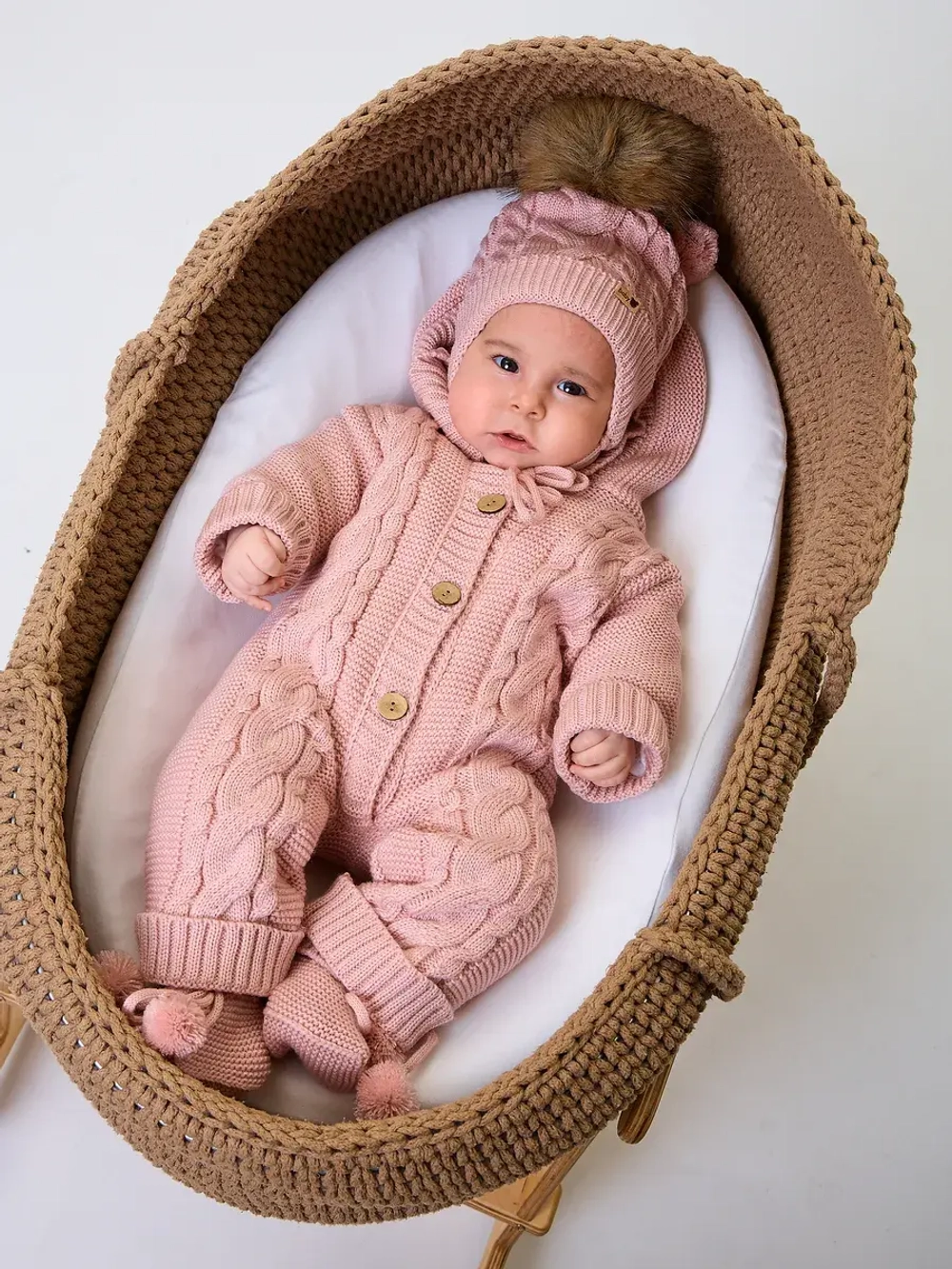 Вязаный конверт на выписку для новорожденного теплый