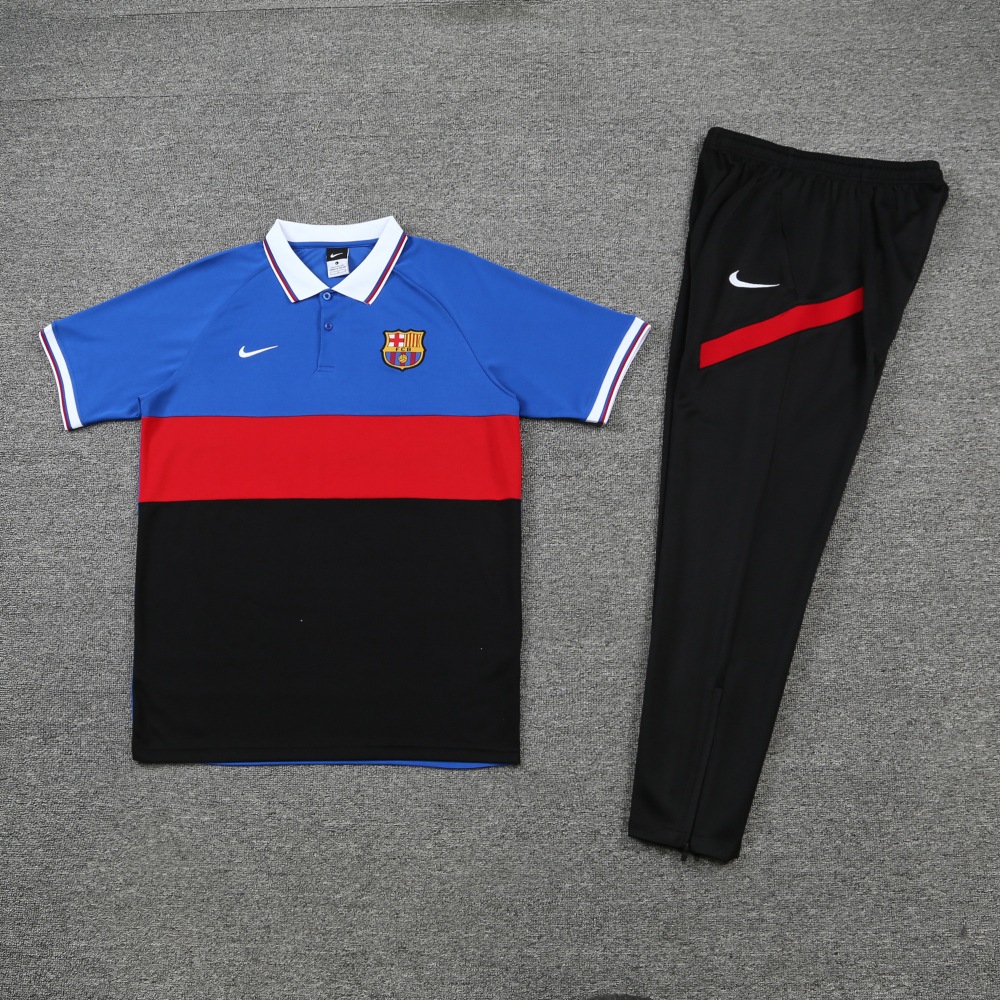 Купить cпортивный тренировочный костюм футбольного клуба "Барселоны" в Москве.