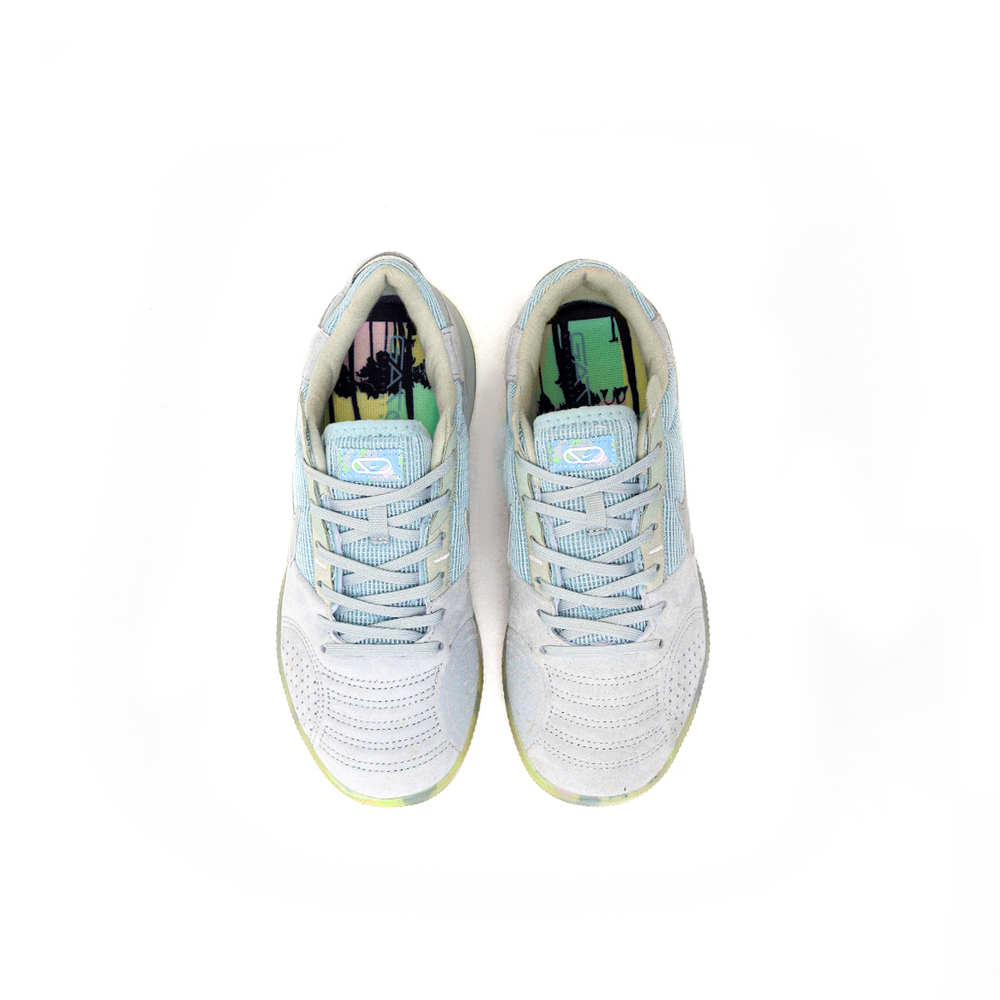 IN / Nike Streetgato / Smoky white