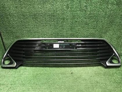Решетка переднего бампера Toyota Camry xv50 14-17