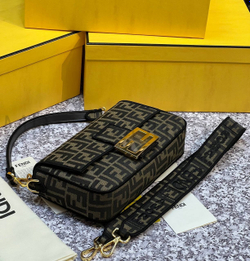 Сумка Baguette Fendi из ткани с жаккардовым узором FF