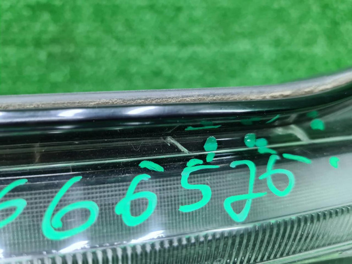 Фонарь крышки багажника Porsche Macan 95b (18-нв)