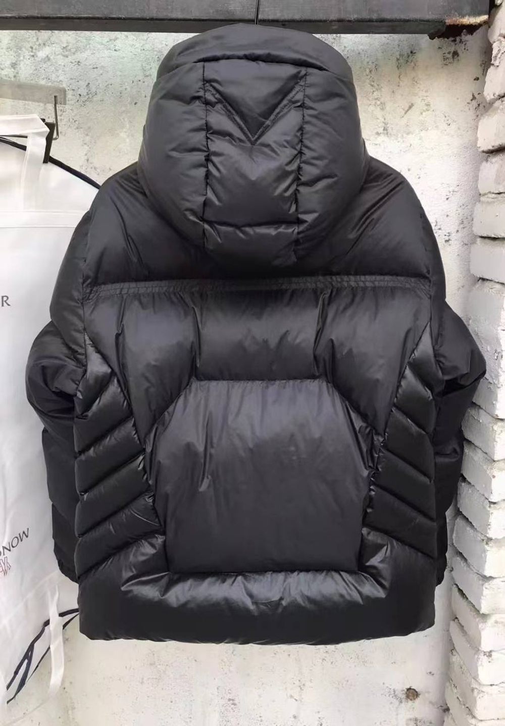 Пуховик Moncler