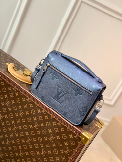 Louis Vuitton Pochette Metis