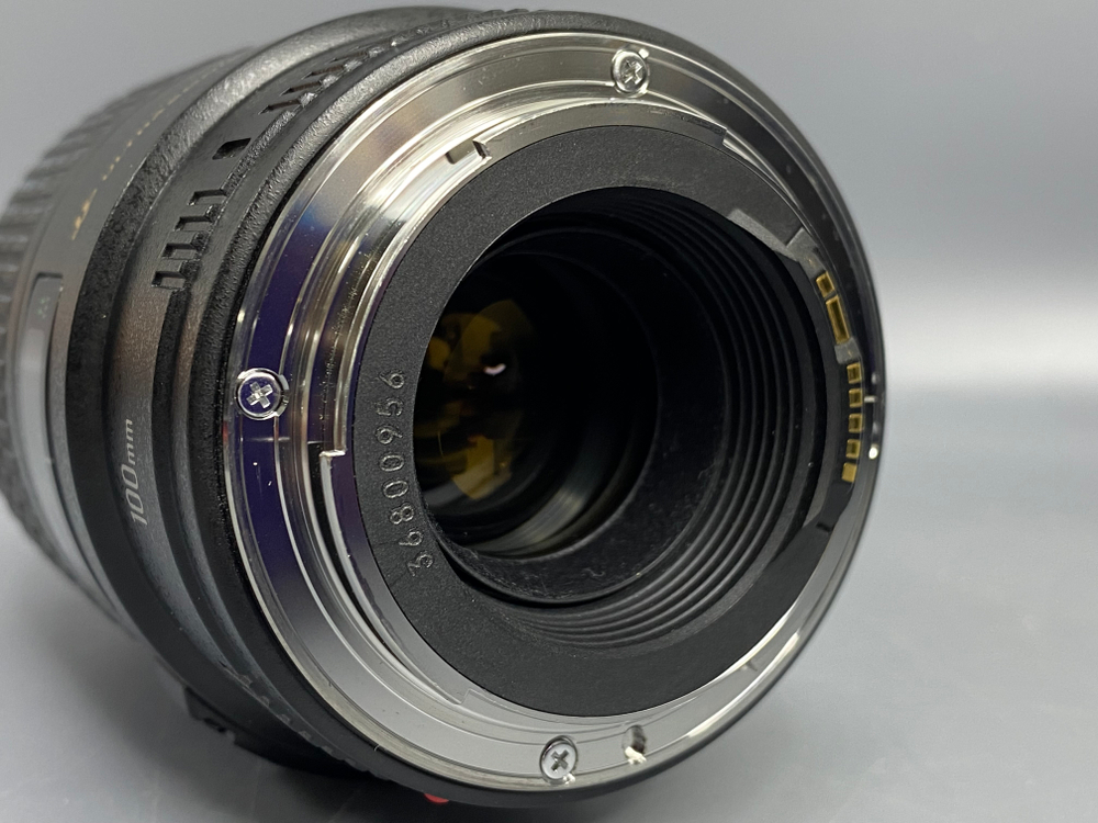 Canon 100mm 2.8 USM Глючит автофокус