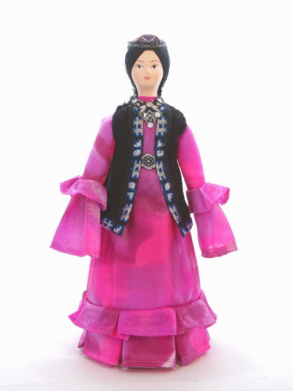 Кукла коллекционная Девушка в казахском праздничном костюме