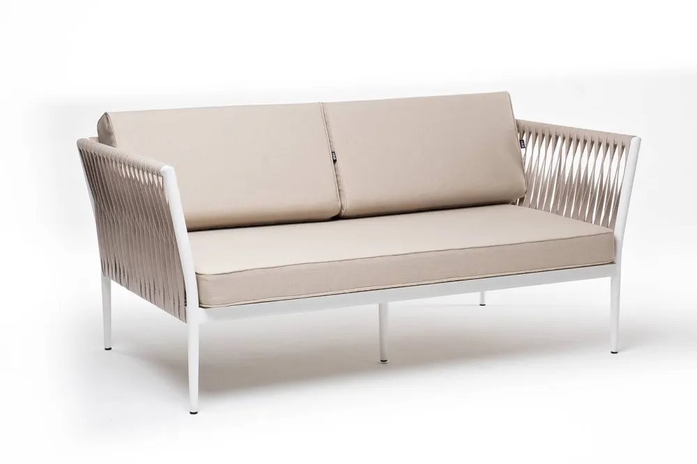 "Касабланка" диван 2-местный плетеный из роупа, каркас алюминий белый муар, роуп бежевый 20мм, ткань бежевая 15052