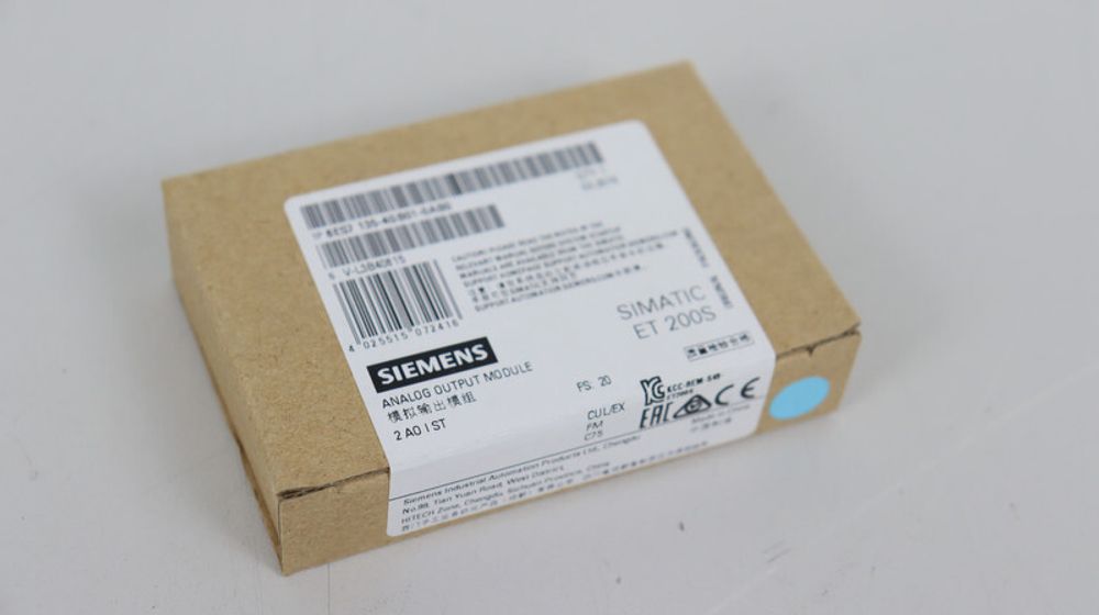 SIEMENS 6ES7 135-4GB01-0AB0 Analog Output Modul 2 AO I