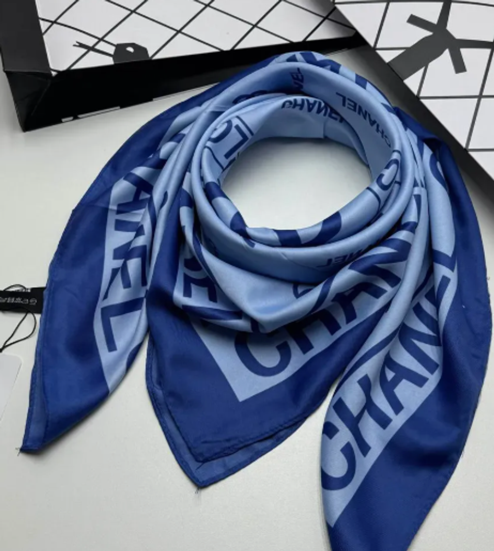 Шёлковый платок Chanel