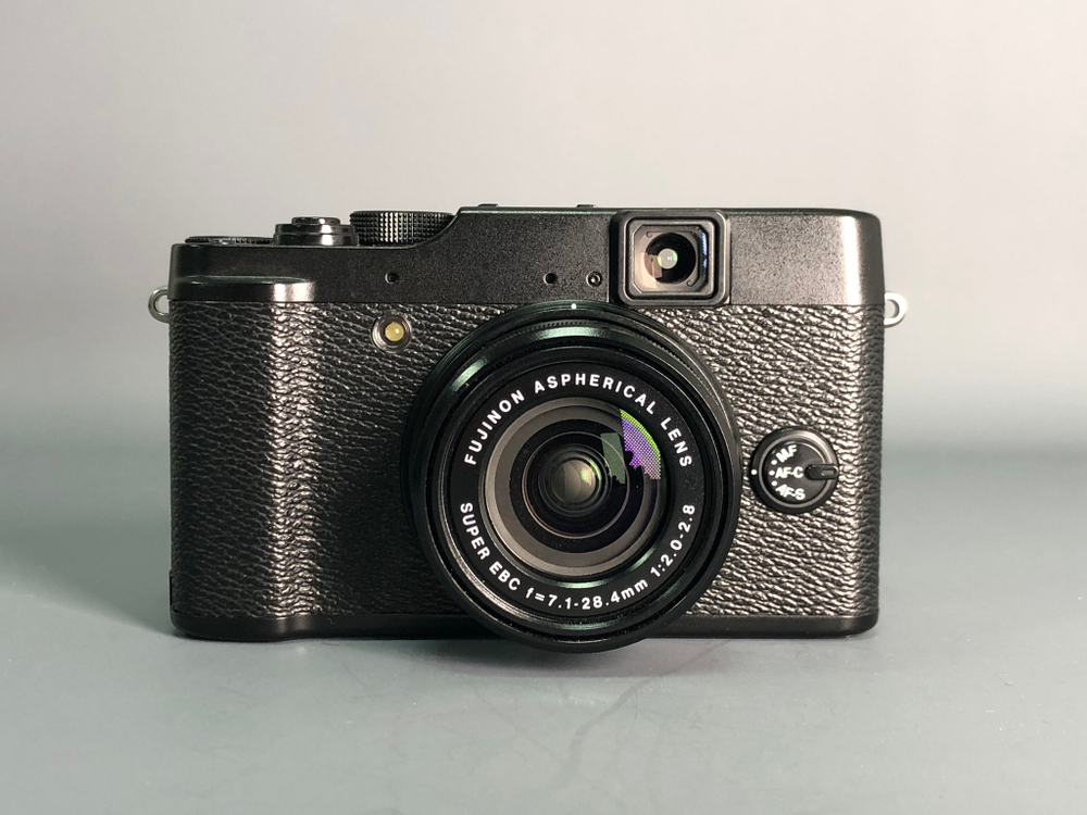 Fujifilm X10